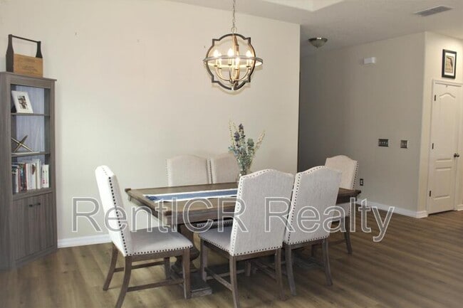 Photo - 3287 Macintosh Rd
