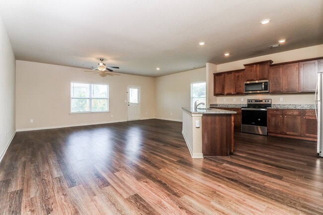 Photo - 108 Brook Dr