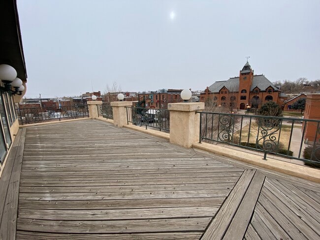 Your private deck! - 313 S Victoria Ave Unit Downtown Penthouse