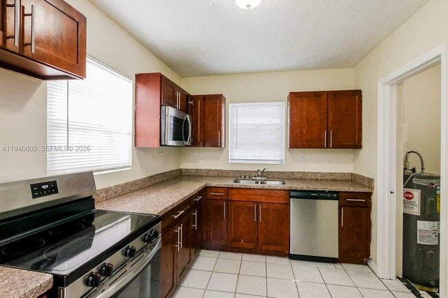 Photo - 998 NW 202nd St