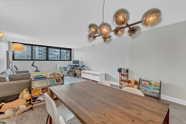 Photo - 30 E Division St Unit 7E