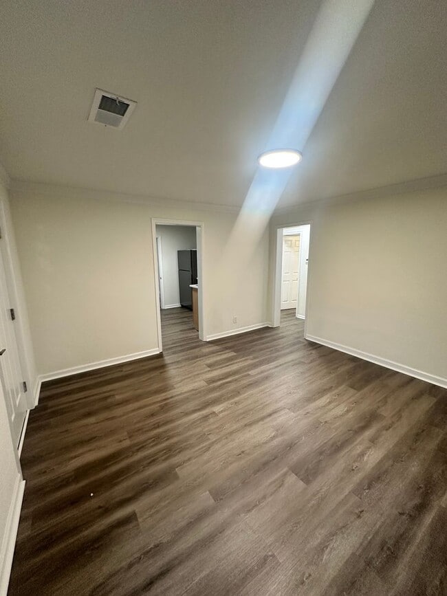 Photo - Newly renovated house for lease!