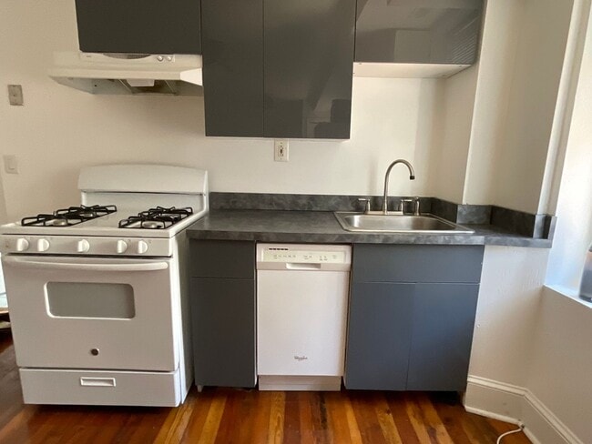 Photo - 624 Catharine St Unit 2nd Floor