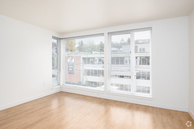 Studio, 1BR - 490-497SF - East Howe Steps