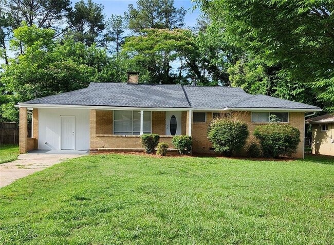 Building Photo - 3415 Hyland Dr