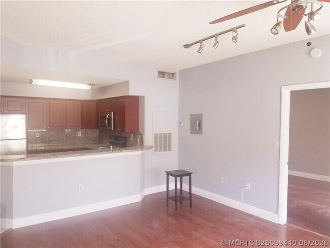 Photo - 2445 SW 18th Terrace Unit 903