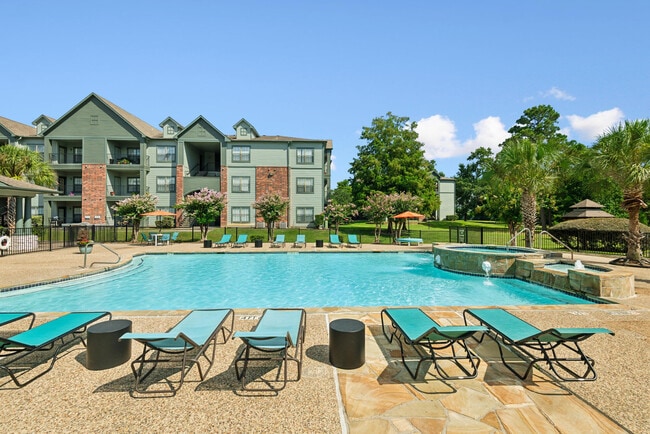 Lakeshore Villas apartments — community photo