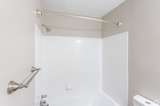 Newly Renovated Oak View Apartments