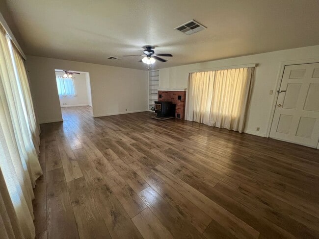 11914 Rawson Rd