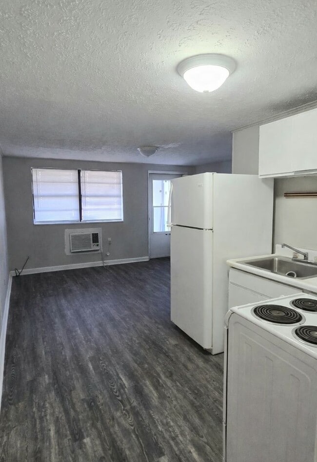 Photo - Century Square Apartments