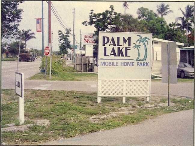 Signage - Palm Lake Mobile Home Park