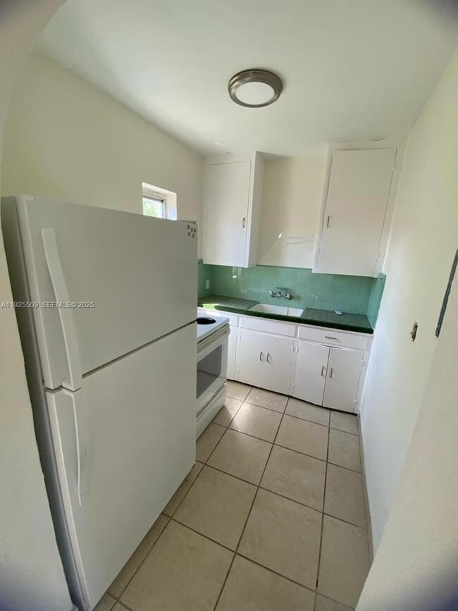 Photo - 1244 SW 13th Ct Unit 3