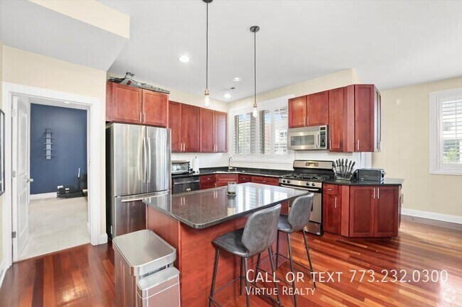 Building Photo - 1952 N Honore St Unit 2 Rental