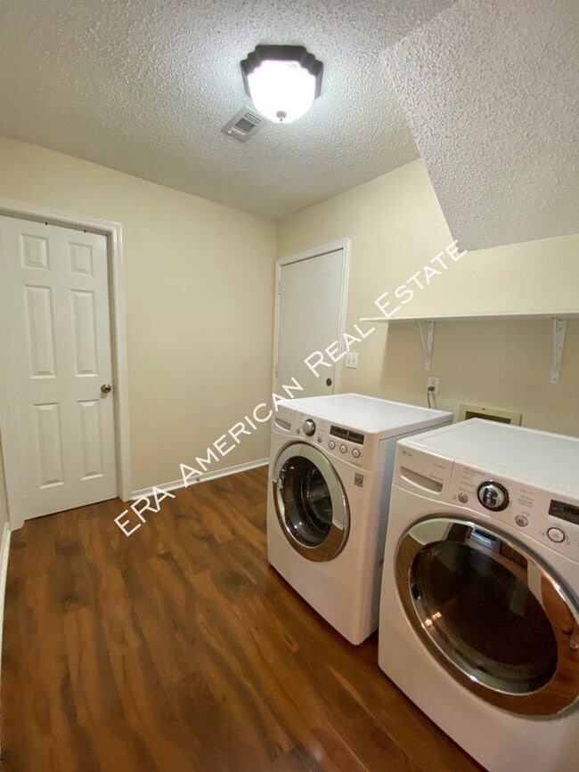 Photo - 703 Valley Rd