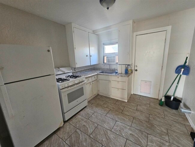 Photo - 110 NW 3rd St