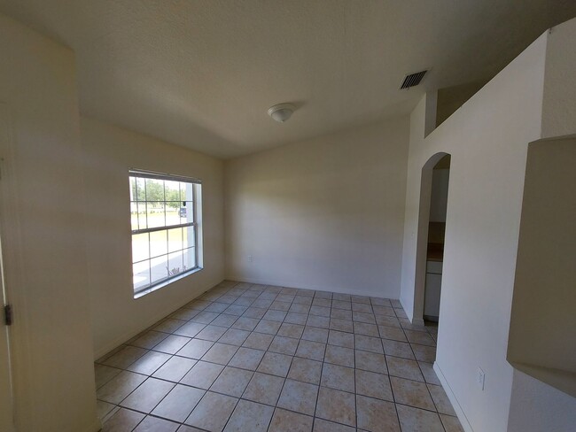 Photo - 324 Marion Oaks Ln