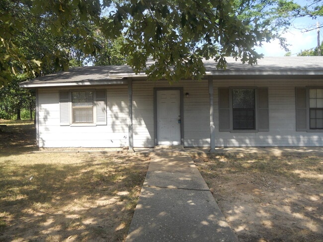 Building Photo - 115 Chiliwood Ln Unit A