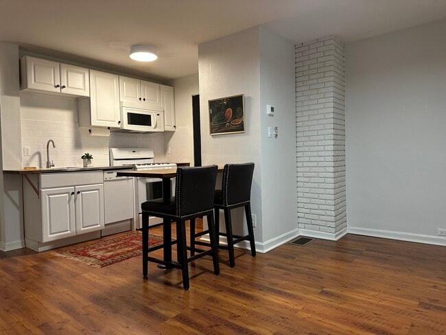 Photo - 982 Hatch St Unit Mt Adams 1 Bedroom