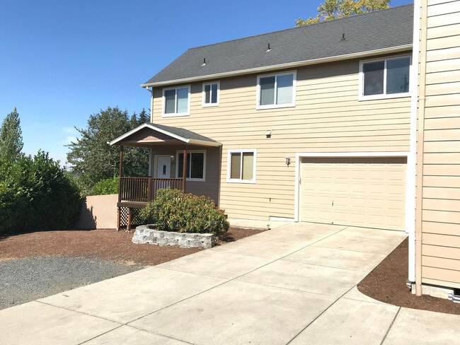 Building Photo - 3 Bedroom duplex on Bailey Hill Rd