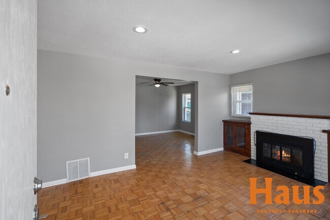 Photo - 1919 SW Huntoon St