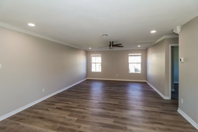 121 Camellia Dr