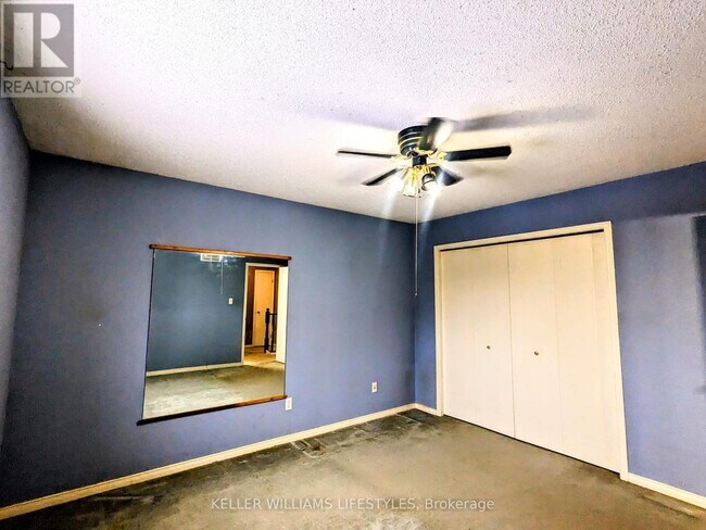 Photo - 582 Talltree Crescent