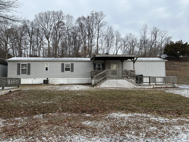 Building Photo - 5843 Meadville Rd Rental