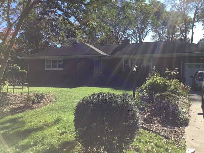 Recently updated ranch in Thoroughgood! - Recently updated ranch in Thoroughgood! House