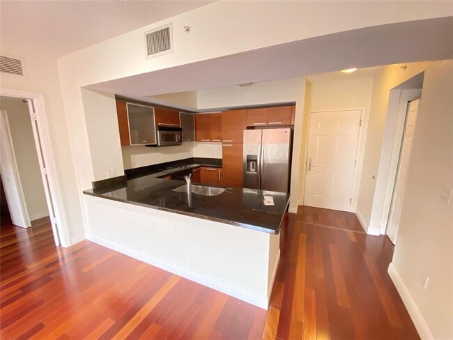 Building Photo - 2030 S Douglas Rd Unit 403 Rental