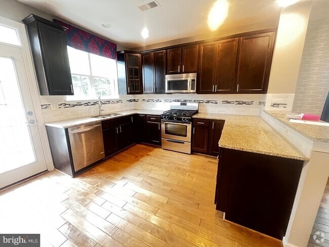 Building Photo - 8195 Falls Grove Dr Rental