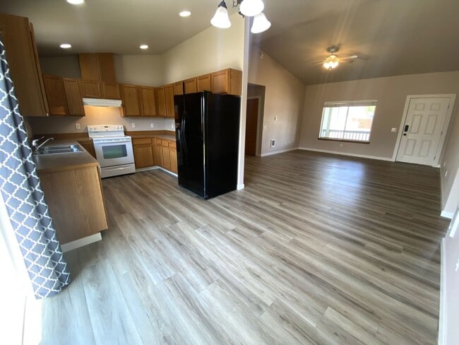 Photo - 3 Bed 2 Bath Home for Rent!