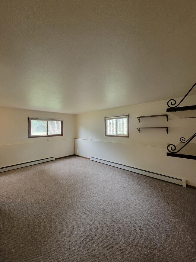 Photo - 729 Halbert St Unit 1