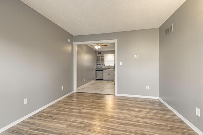 Photo - 8011 E 130th Ct