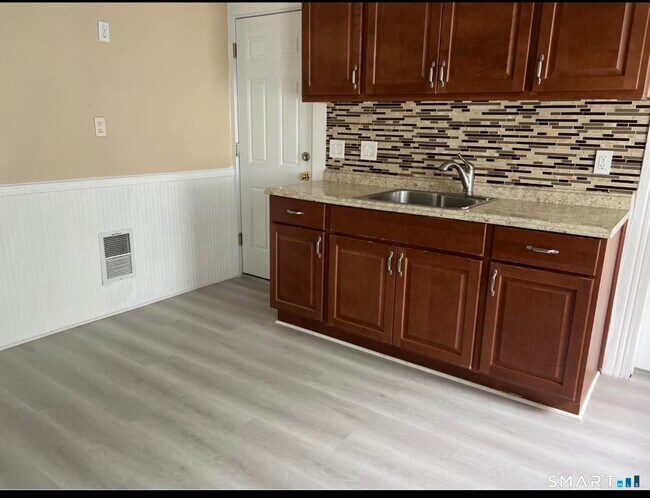 Photo - 220 Alpine St Unidad 2