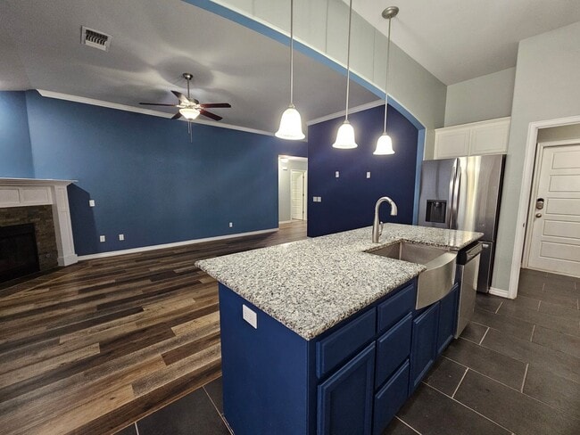 Photo - (3) Bed/(2) Bath in Bellatona Addition! Avail NOW!