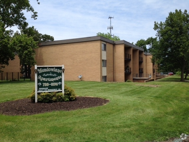 Building Photo - Meadowlane Apartments