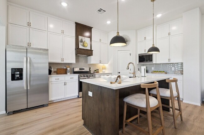 Fully Furnished 4 Bedroom