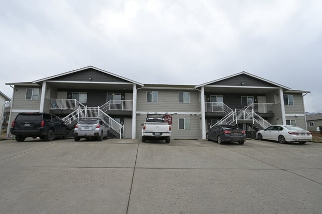 Building Photo - Super clean 2 bed 1 bath apartment in Port... Unit #1