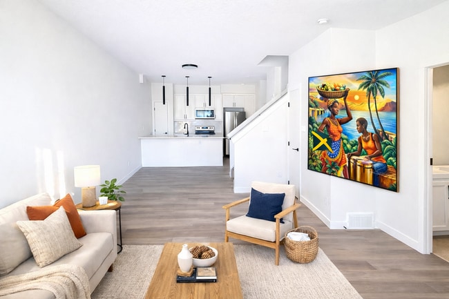 Photo - 11007 132 St NW