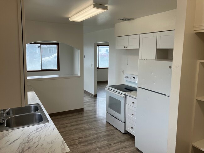 Cocina - 1032 Lowry St