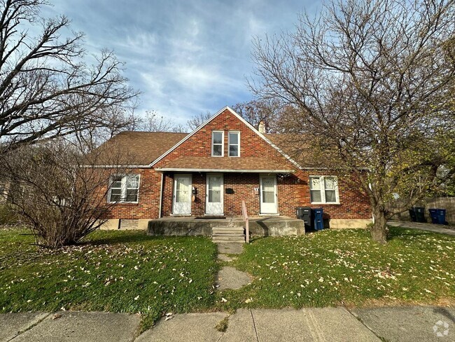 Building Photo - 109 Oakley St Rental