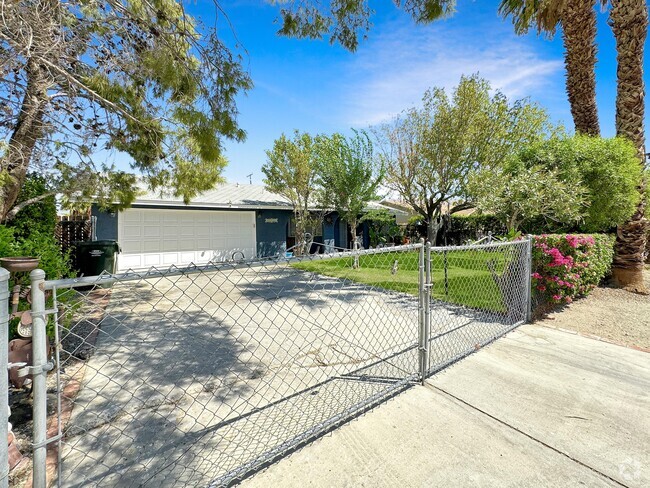 Building Photo - 65904 Desert View Ave Rental