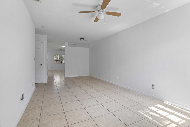Photo - 330 SW 2nd Ave Unit 3