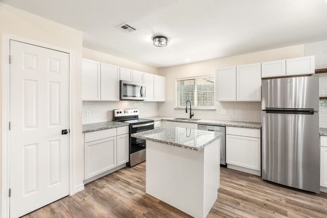 Photo - 11903 Edgar St