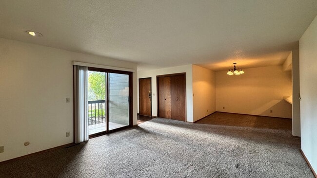 Building Photo - Doral Apartments Unit 3925 Doral
