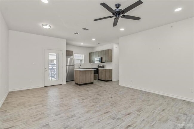 Photo - 900 E Redbud Ave Unidad 16b5