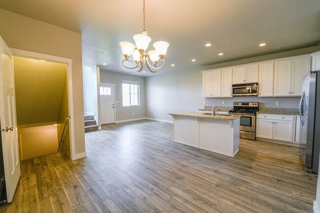 Photo - 4 Bed 3.5 Bath Townhome in Bluffdale!!! January Rent Free!!