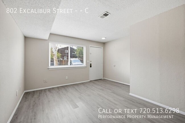 Photo - 802 Excalibur St