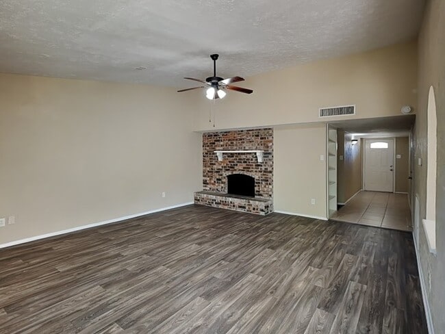 Photo - 5019 Forthbridge Dr