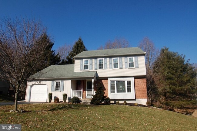 Photo - 10 Tall Oaks Dr House